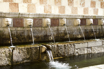 Fontana delle 99 cannelle - L'Aquila