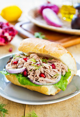 Tuna sandwich