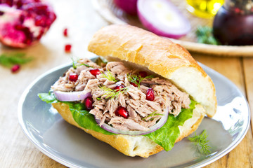Tuna sandwich