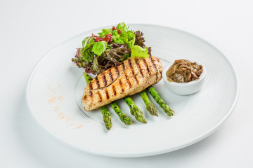 Seared chicken breast with asparagus