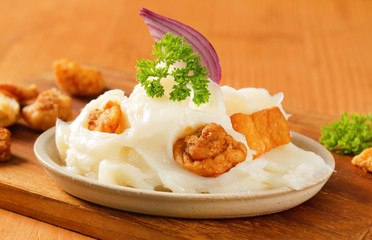 Pork fat spread with greaves