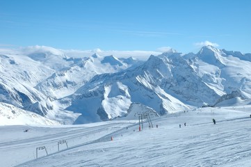 Fototapeta na wymiar Ski slopes on Hintertux glacier