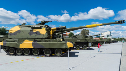 российский танк самоходная артиллерийская установка