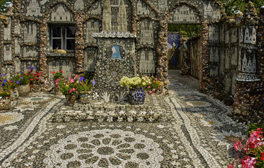 La Maison Picassiette, an old earthenware mosaic in Chartres