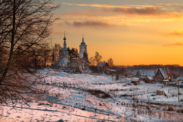 Храм зимой  на закате. Боровск.