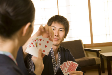 couple playing cards