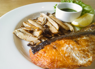 Grilled salmon steak and mushroom