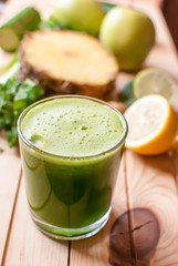 healthy green detox juice