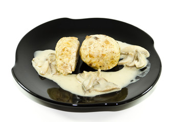 Frisch Gekochte Semmelknödel mit Pilzsoße