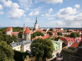 Obraz premium Scenic summer aerial panorama of Tallinn