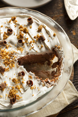 Homemade Chocolate Cream Pie