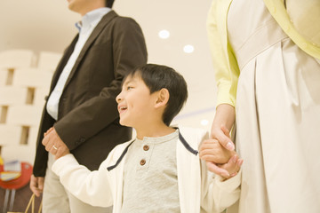 Obraz premium family doind shopping