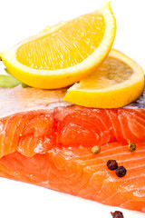 Salmon with lemon and pepper 