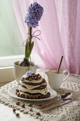 White chocolate cake with hazelnuts and cream