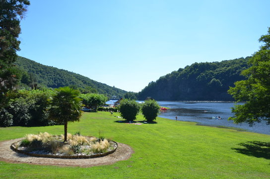 Argentat, lac, vall&eacute;e de la Dordogne