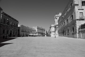 Fototapeta na wymiar Syrakuzy - Piazza Duomo - Wyspa Ortygii