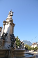 Fontaine des trois ordres, Grenoble
