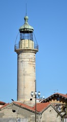 Fototapeta premium PORT-CAMARGUE : Le phare et le canal