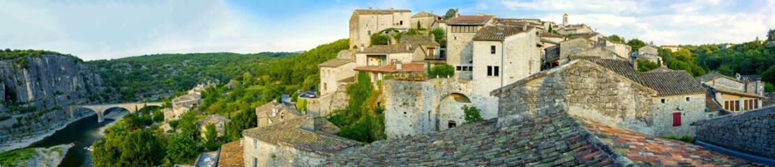 Fototapeta na wymiar Balazuc w Ardeche, najpiękniejszych miejscowości we Francji