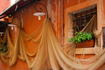 Rete da pesca alla baia del silenzio di Sestri Levante, Italy