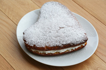 torta a forma di cuore