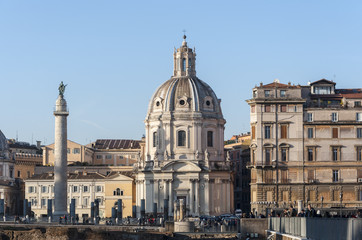 Fototapeta na wymiar Kolumna Trajana w Rzymie, Włochy