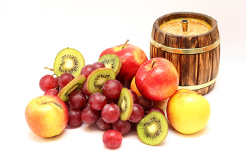 фрукты и бочка меда