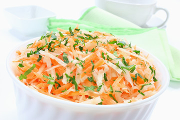 Salad of raw parsley and carrots
