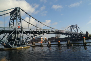 Fototapeta na wymiar Kaiser-Wilhlem-Brücke