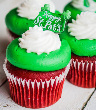 St.Patrick's Day velvet cupcakes