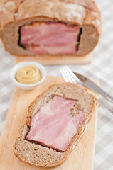 Osterschinken, Schinken im Brotteig