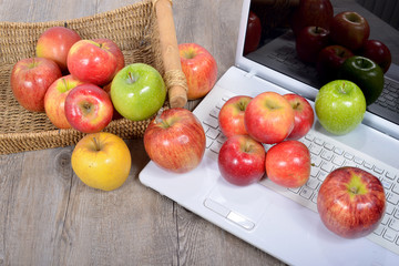 apples fell on the keyboard of a computer