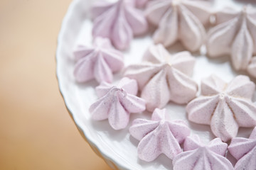 Cream meringues