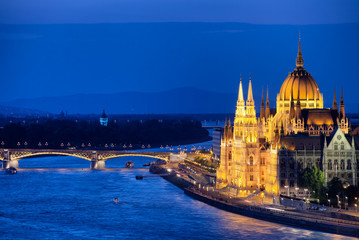 Fototapeta na wymiar Budapest by Night