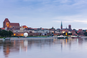 Old town of Torun at night, Kuyavia-Pomerania, Poland © Richard Semik