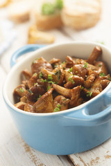 Chanterelle saute