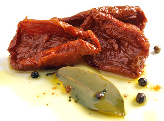 tomates confites laurier