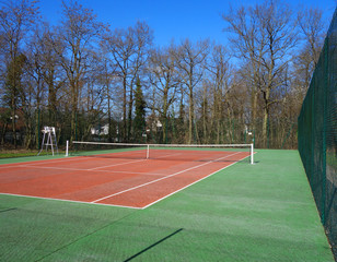 Terrain de tennis en plein air