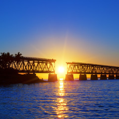 Fototapeta na wymiar Zachód słońca most