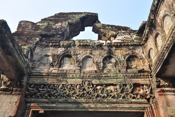 Frieze of dancing apsaras, the Hall of Dancers at Preah Khan