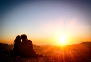 Couple in Love at Sunset - San Francisco Twin Peaks - obrazy, fototapety, plakaty