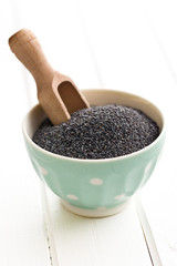 poppy seed in bowl