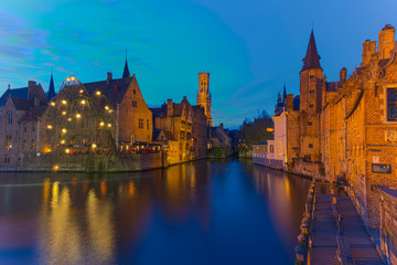 Fototapeta na wymiar Bruges / Brugge, Rozenhoedkaai w Blue Hour