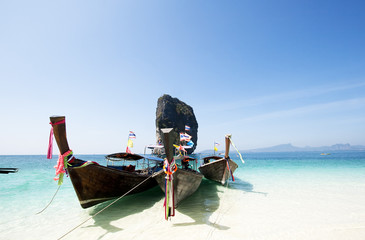 Obraz premium Thailand beach on tropical island. Beautiful travel background