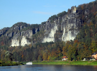 Schiff an der Bastei