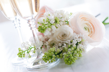 champagne and a beautiful bouquet