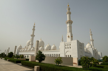 Fototapeta na wymiar Sheikh Zayed Wielki Meczet w Abu Dhabi, Zjednoczone Emiraty Arabskie