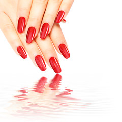 Fingernägel rot