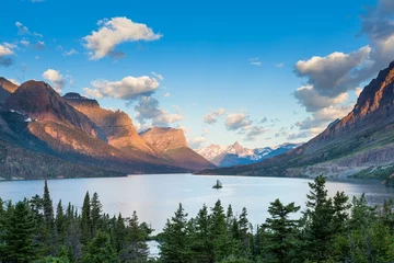 Foto auf Acrylglas St. Mary Lake und Wildgans Island im Glacier Nationalpark © kanonsky