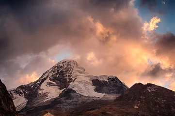 Rolgordijnen Mountain of the Santa Cruz Trek © 3532studio